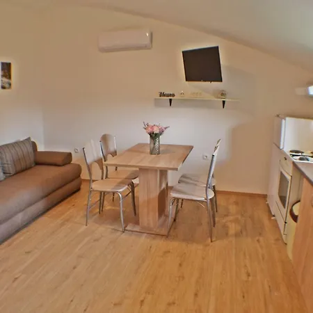Apartament Lamija Near The Beach *