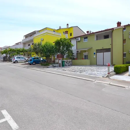 Apartament Lamija Near The Beach